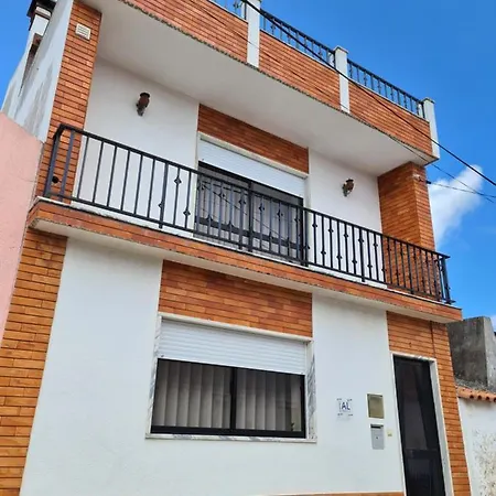 Semesterbostad Gomes & Fortunato House Casais Brancos