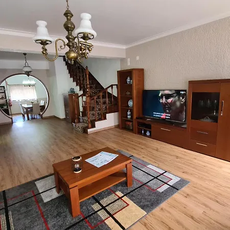 Gomes & Fortunato House Hébergement de vacances Casais Brancos